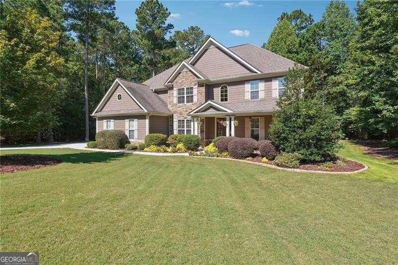 photo 1: 101 Summer Lake Court, Fayetteville GA 30215