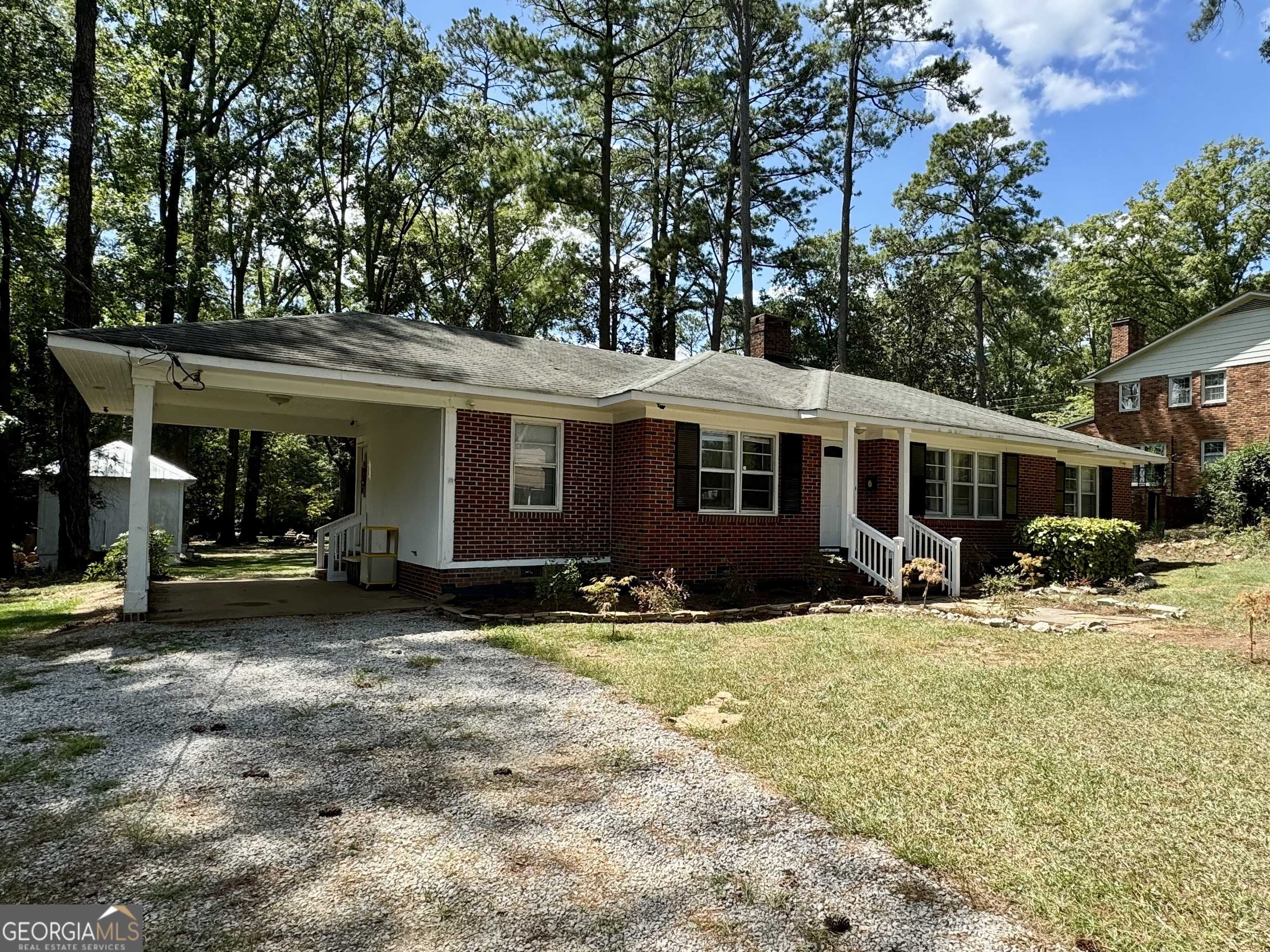 photo 1: 808 Stewart Avenue, Union Point GA 30669