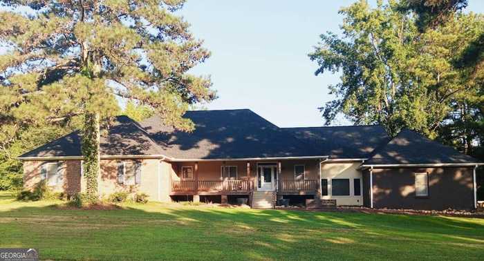 photo 1: 7943 Lake Ridge Drive, Jonesboro GA 30236