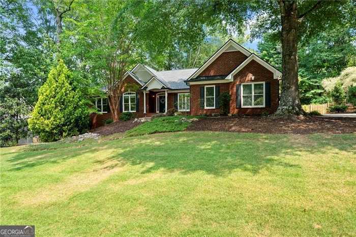 photo 1: 714 Lakeglen Drive, Suwanee GA 30024