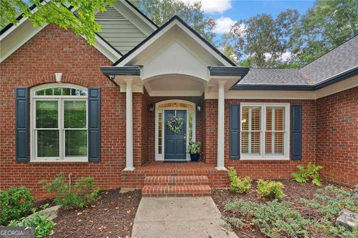 photo 2: 714 Lakeglen Drive, Suwanee GA 30024