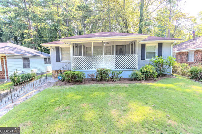 photo 2: 145 Holly Road NW, Atlanta GA 30314