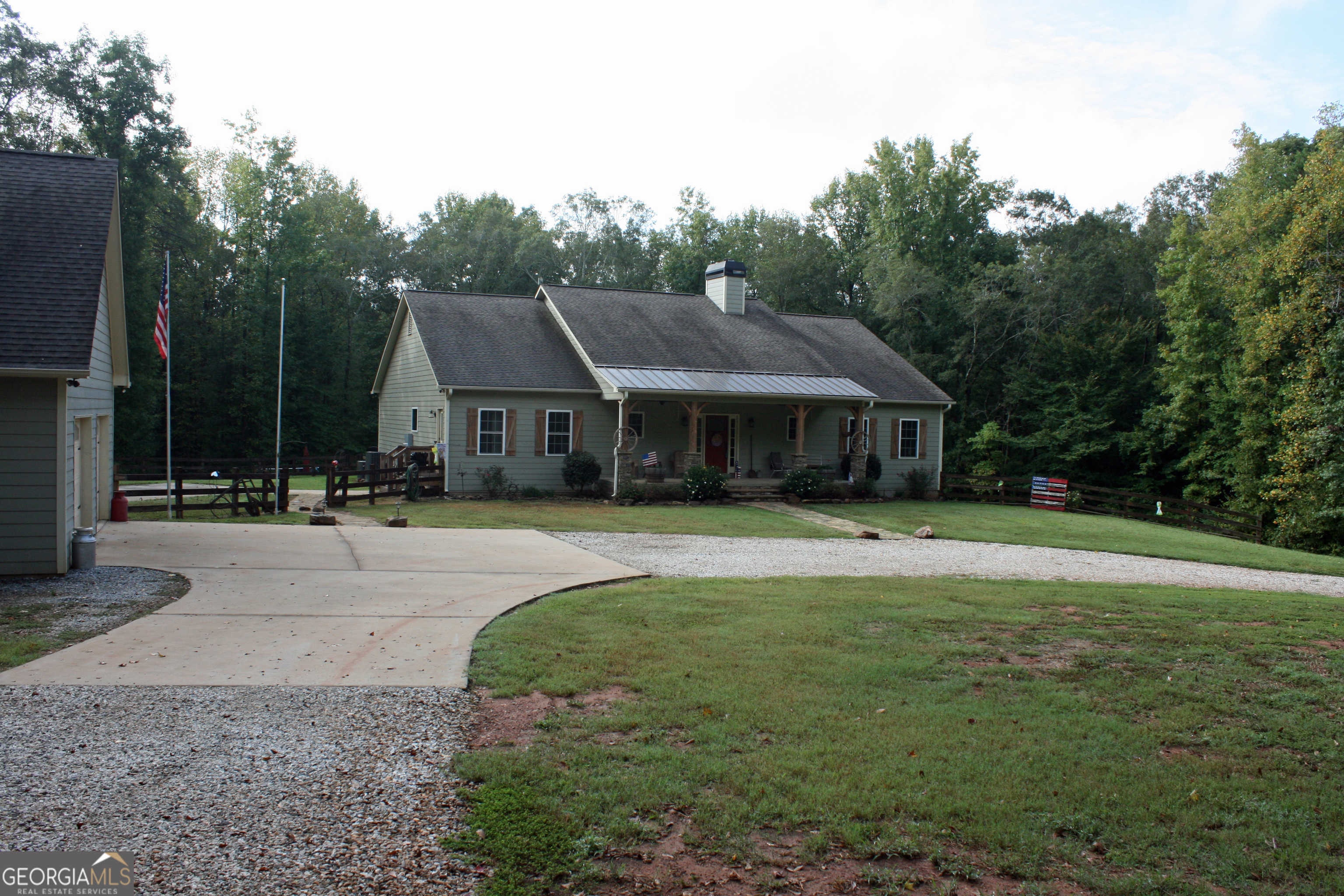 photo 3: 470 Lakota Trail, Royston GA 30662