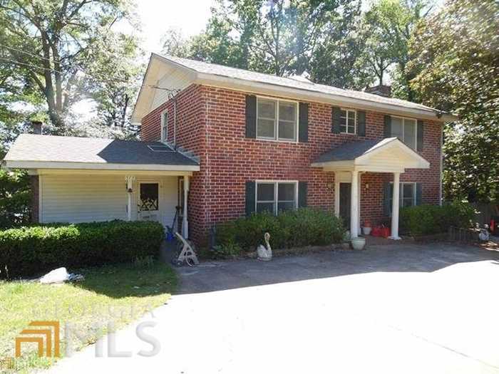 photo 2: 573 Lester Road, Fayetteville GA 30215