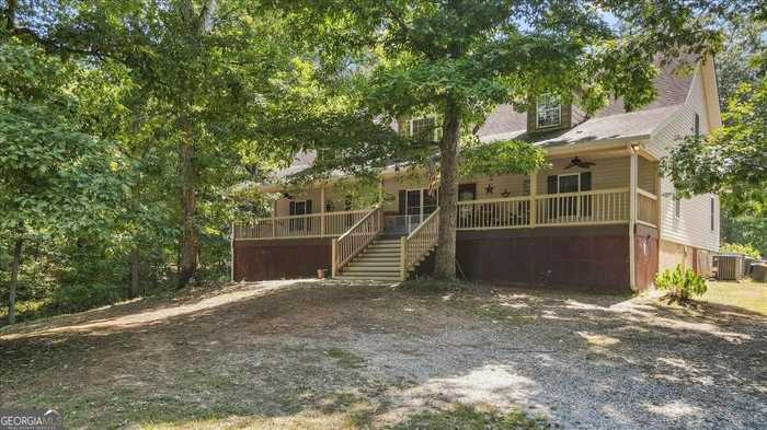 photo 2: 600 Smith Fork Drive, Demorest GA 30535