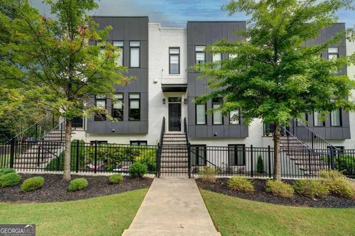 photo 1: 1112 Briar Cove Circle, Atlanta GA 30329