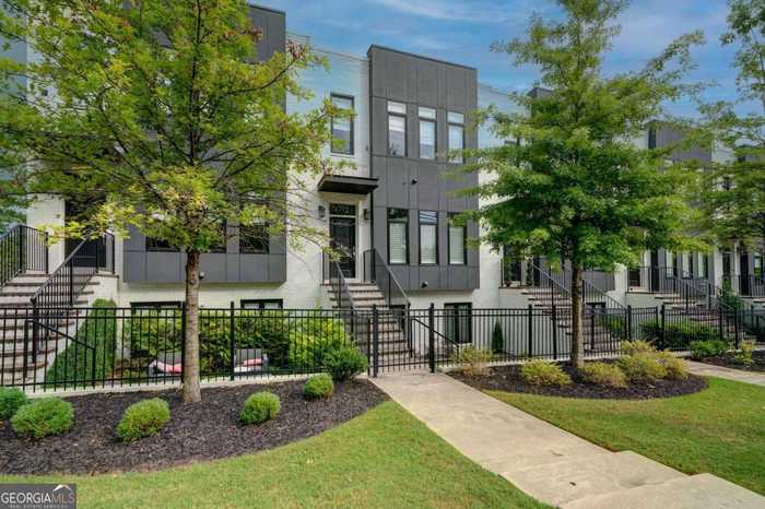 photo 2: 1112 Briar Cove Circle, Atlanta GA 30329