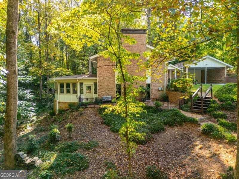 photo 2: 8326 Berkley Ridge, Atlanta GA 30350