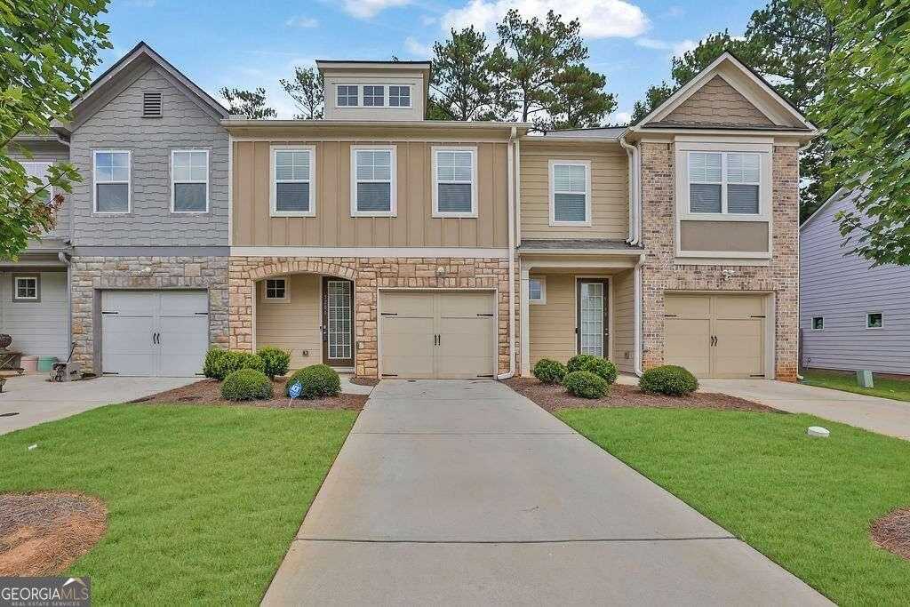 photo 1: 5201 MADELINE Place, Stone Mountain GA 30083