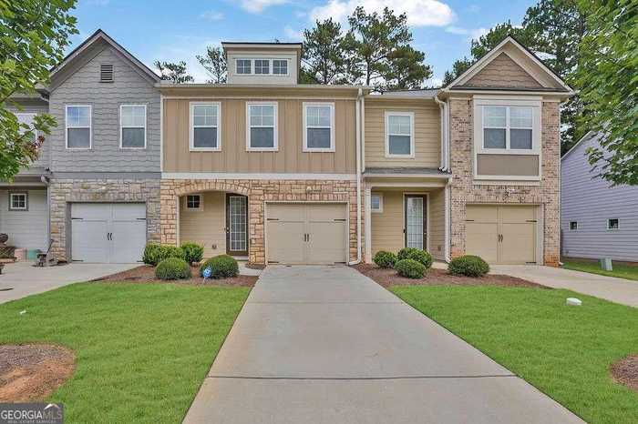 photo 1: 5201 MADELINE Place, Stone Mountain GA 30083