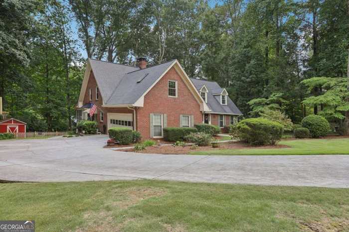 photo 2: 2817 Northbrook Drive, Atlanta GA 30340