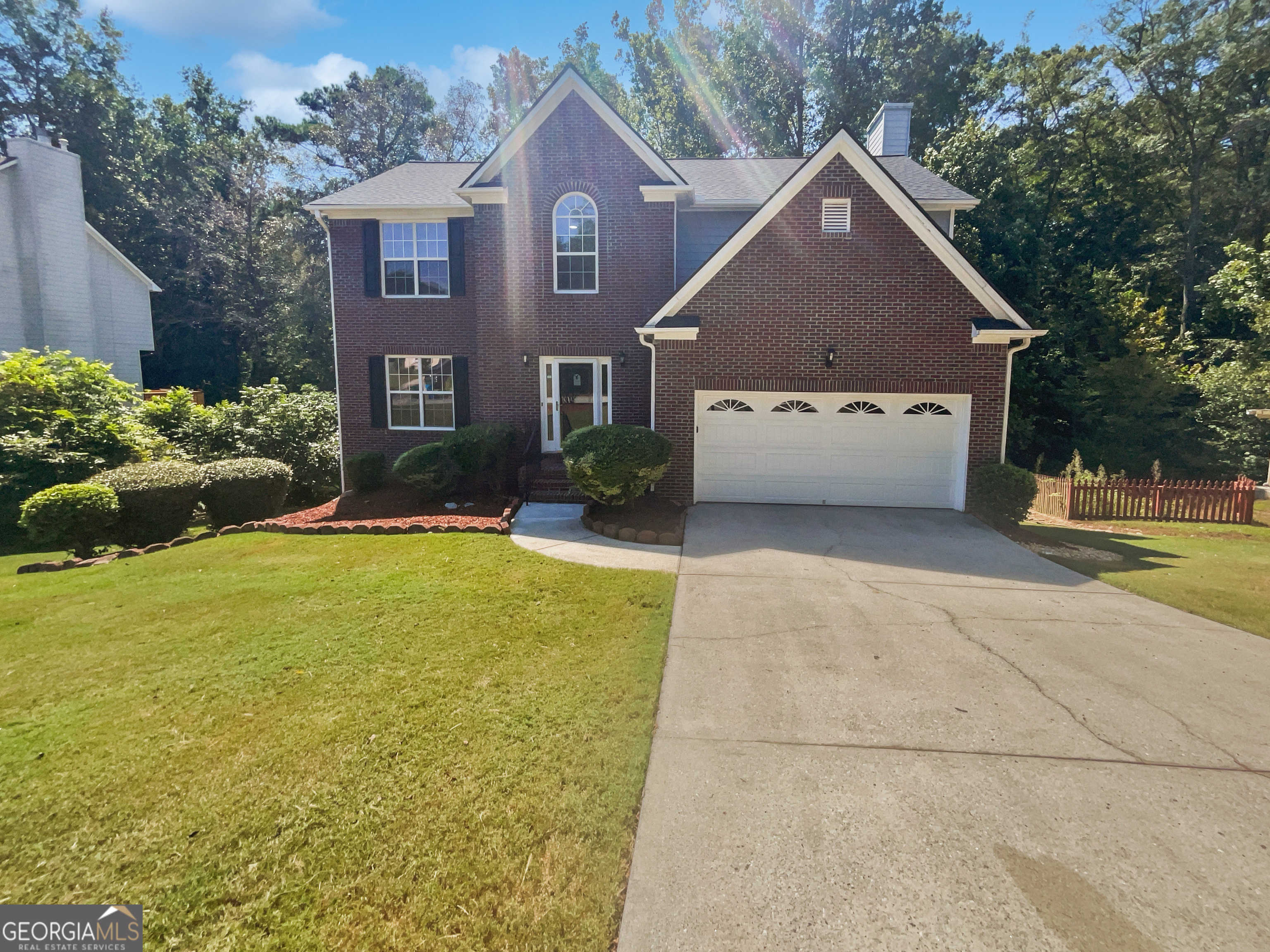 photo 2: 4670 Wynnmeade Lane SW, Lilburn GA 30047