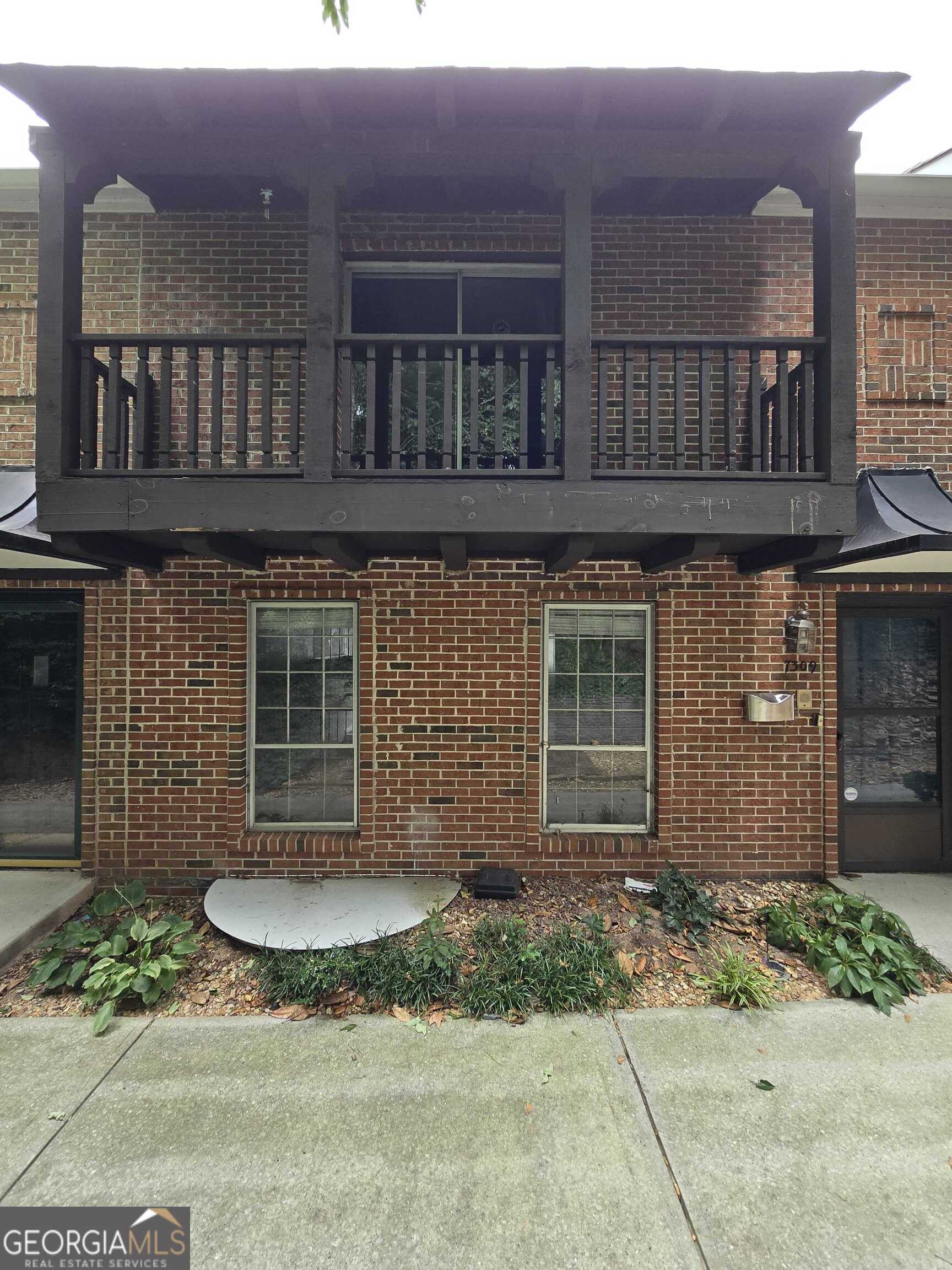 photo 2: 7309 Cardigan Circle, Sandy Springs GA 30328