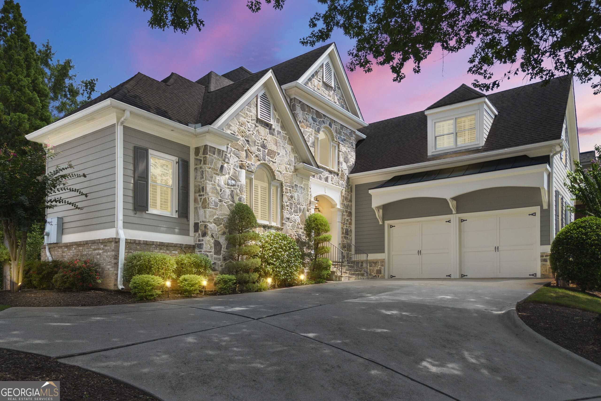 photo 1: 185 Windsor Cove, Sandy Springs GA 30328