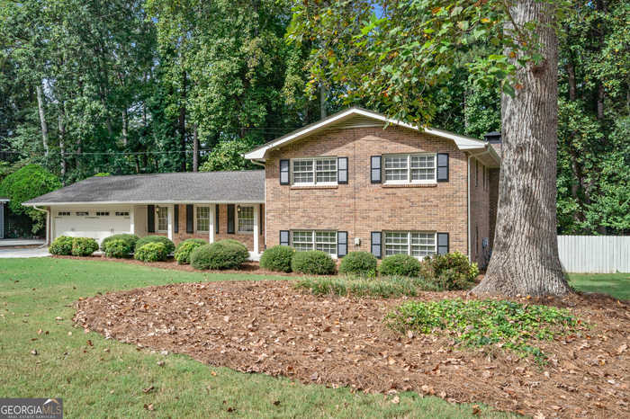 photo 1: 2842 Evans Woods Drive, Atlanta GA 30340