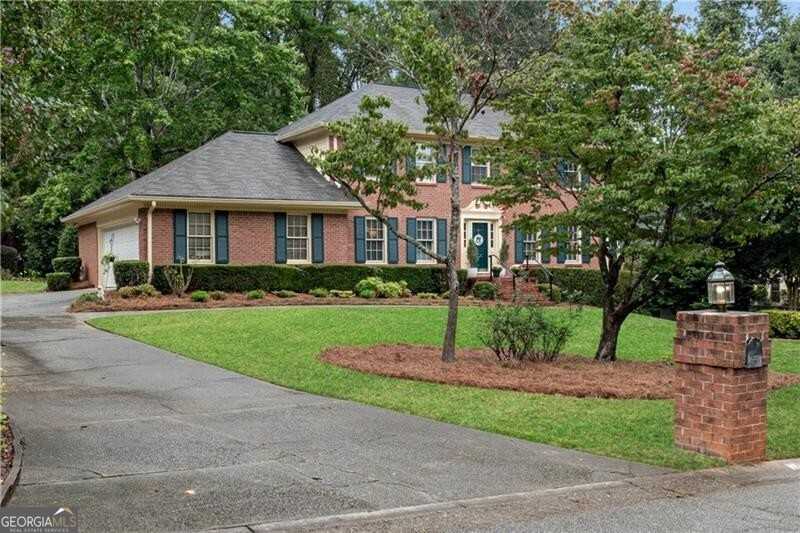 photo 3: 4393 Dunriver Drive, Lilburn GA 30047