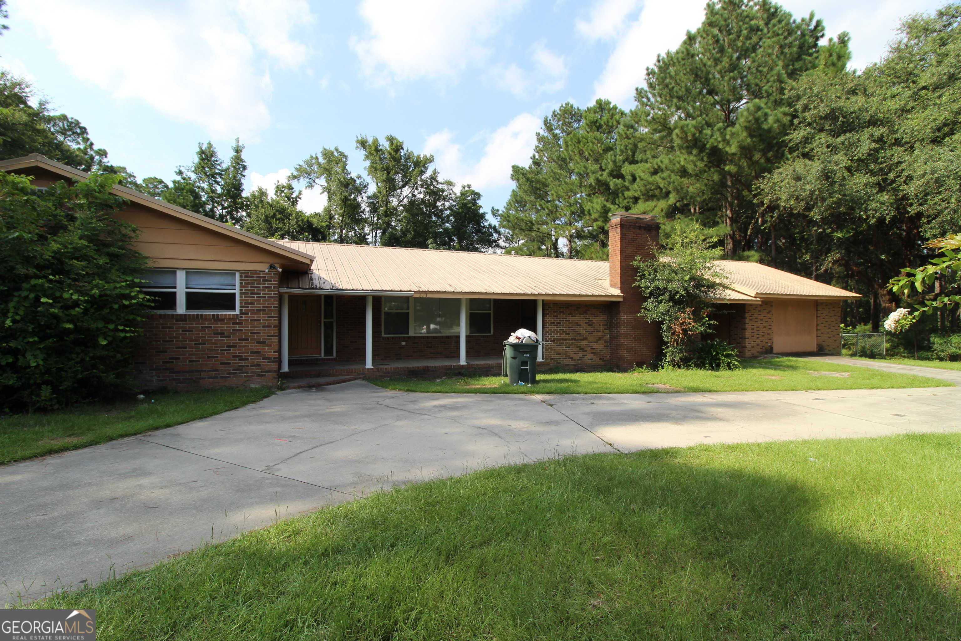 photo 1: 223 N Edgewood Drive, Statesboro GA 30458