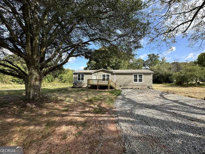 photo 1: 292 Railroad Avenue, Lula GA 30554