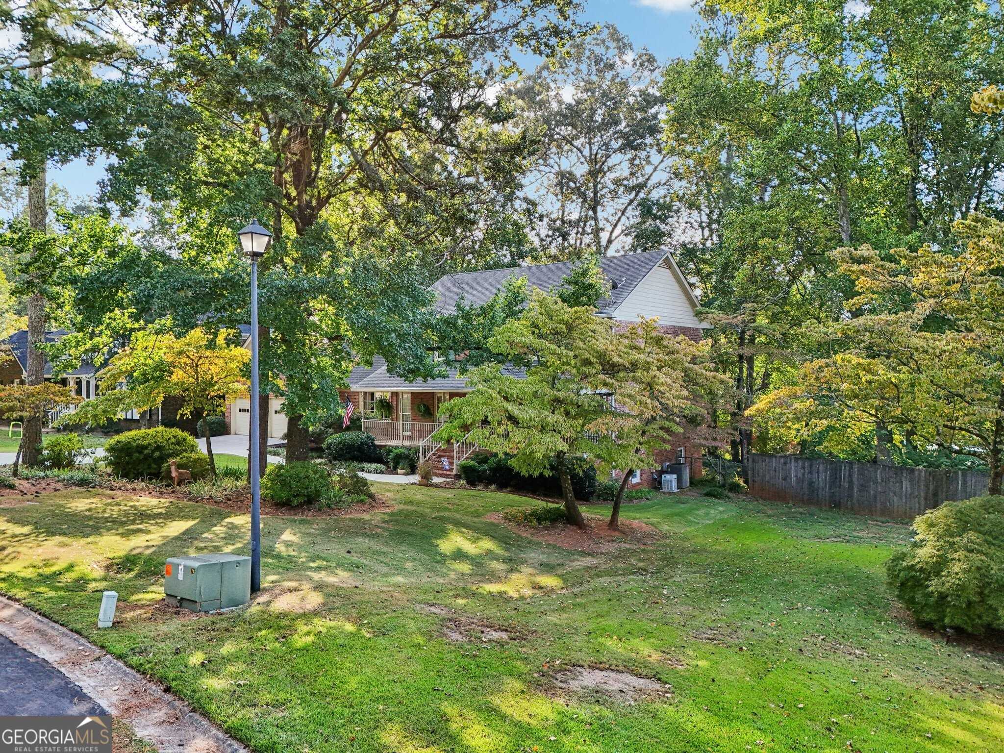 photo 2: 822 Leonard Court, Lawrenceville GA 30046