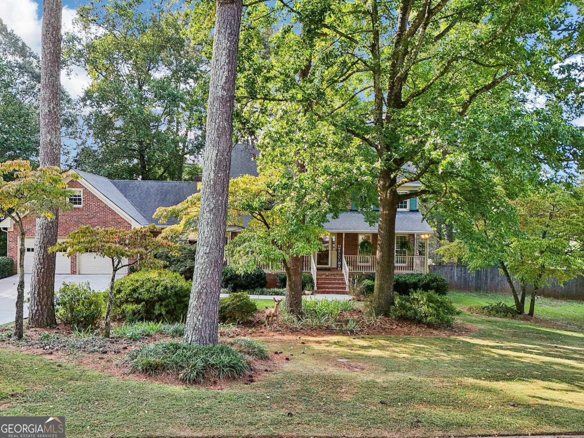 photo 3: 822 Leonard Court, Lawrenceville GA 30046