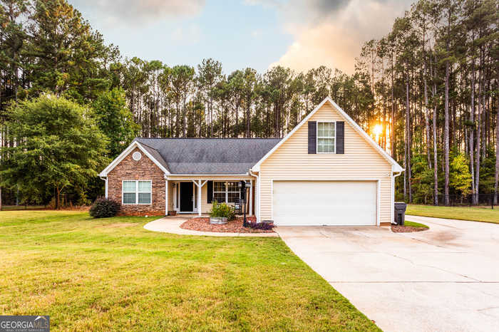 photo 1: 128 Laurel Lane, Social Circle GA 30025