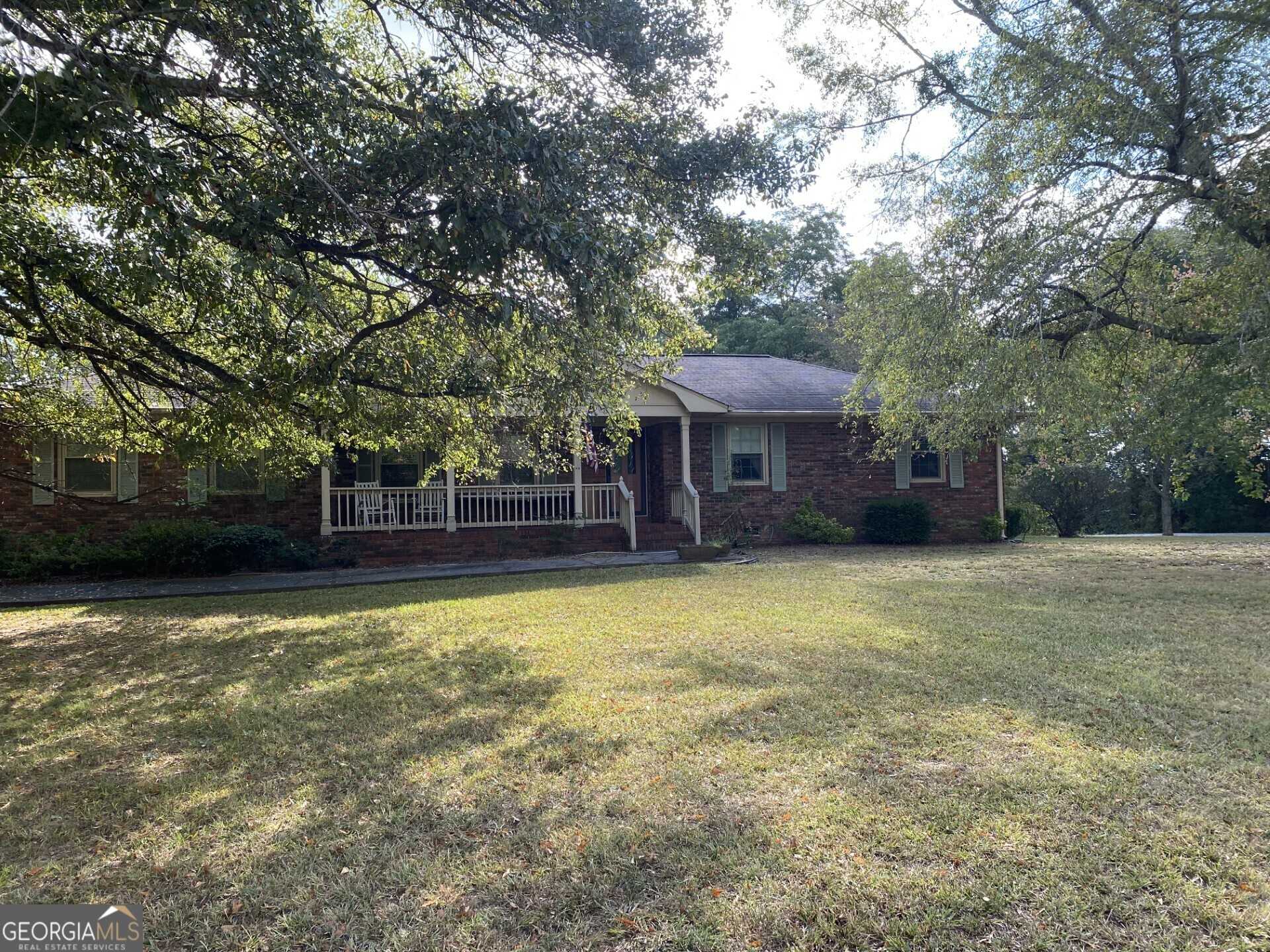 photo 2: 1526 N Cherokee Road, Social Circle GA 30025