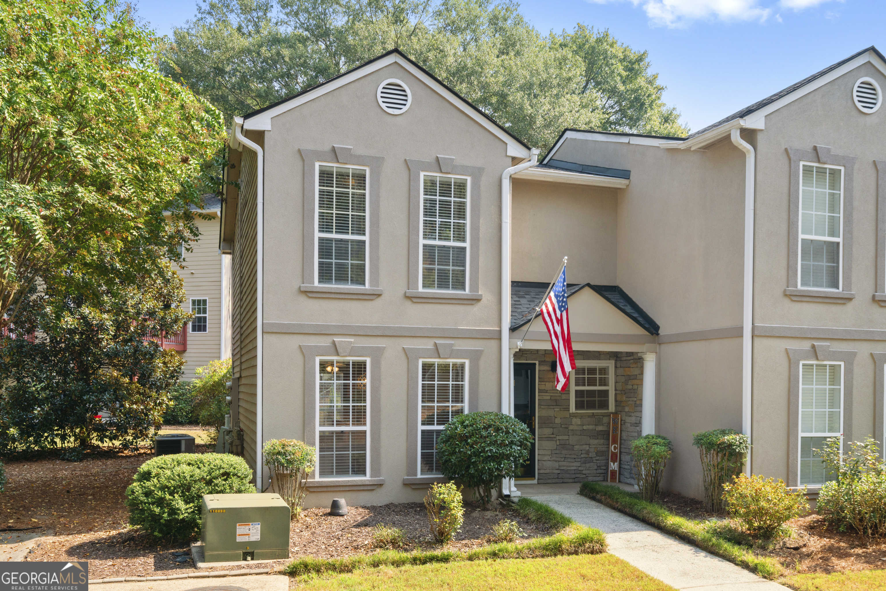 photo 2: 601 Masons Creek Circle, Atlanta GA 30350