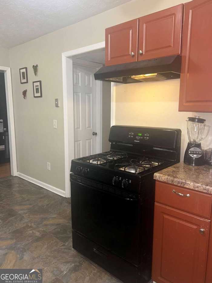 photo 2: 6083 Twin Creeks Court, Riverdale GA 30296