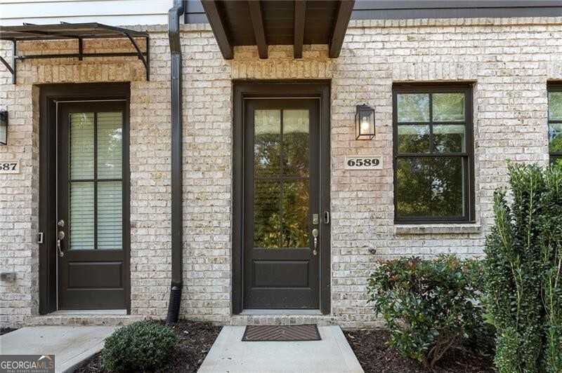 photo 3: 6589 Beacon Drive, Atlanta GA 30328