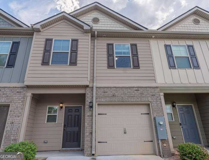 photo 1: 6115 Oak Bend Court, Riverdale GA 30296