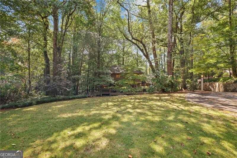 photo 3: 1050 Mountain Creek Trail, Atlanta GA 30328