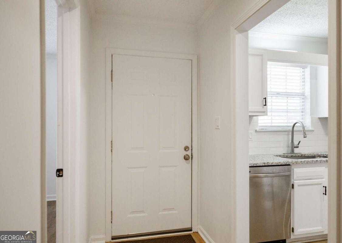 photo 3: 1688 Prince Avenue Unit 203, Athens GA 30606