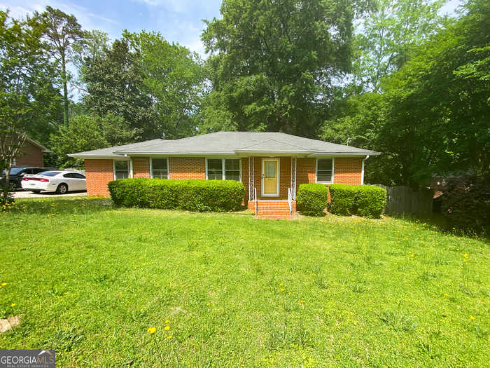 photo 2: 2913 King Alfred Drive, Macon GA 31204