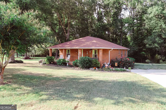 photo 1: 803 Mountain View Road, Molena GA 30258