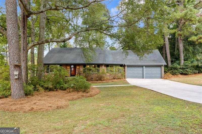 photo 3: 2757 ARLDOWNE Drive, Tucker GA 30084