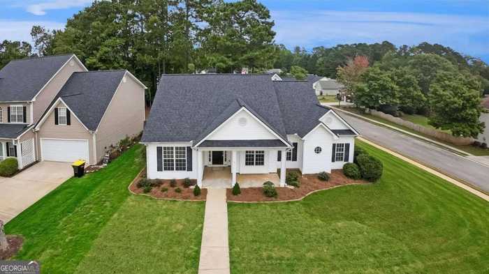 photo 2: 112 Brightling Lane, Newnan GA 30265