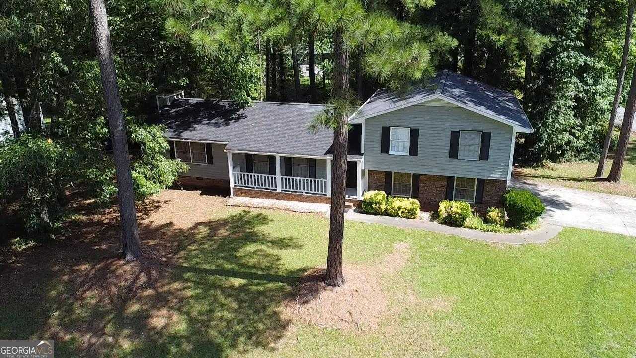 photo 1: 6273 Welton Drive, Riverdale GA 30296