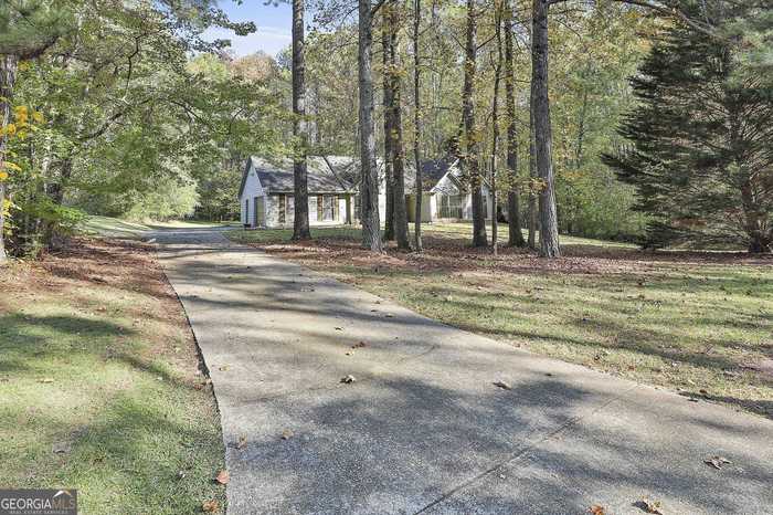 photo 1: 173 Widewater Drive, Newnan GA 30265