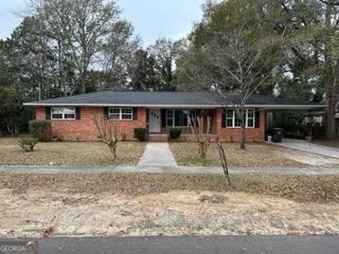 photo 1: 244 S Rountree Street, Metter GA 30439