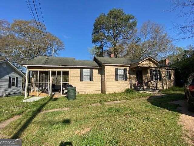 photo 1: 118 Oak Dr, Elberton GA 30635