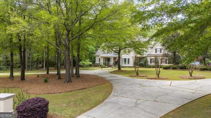 photo 2: 106 Howard Oaks Drive, Macon GA 31210