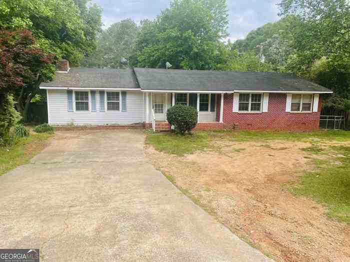 photo 1: 1095 Athens Rd, Winterville GA 30683