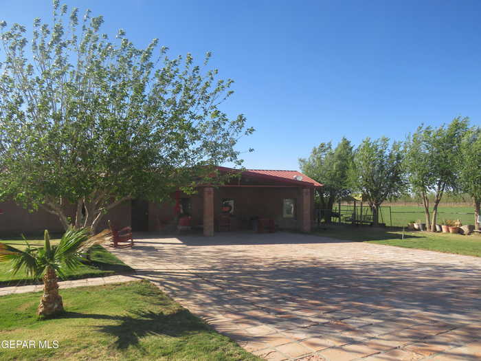 photo 2: 17251 B Wingo Reserve Road, Fabens TX 79838