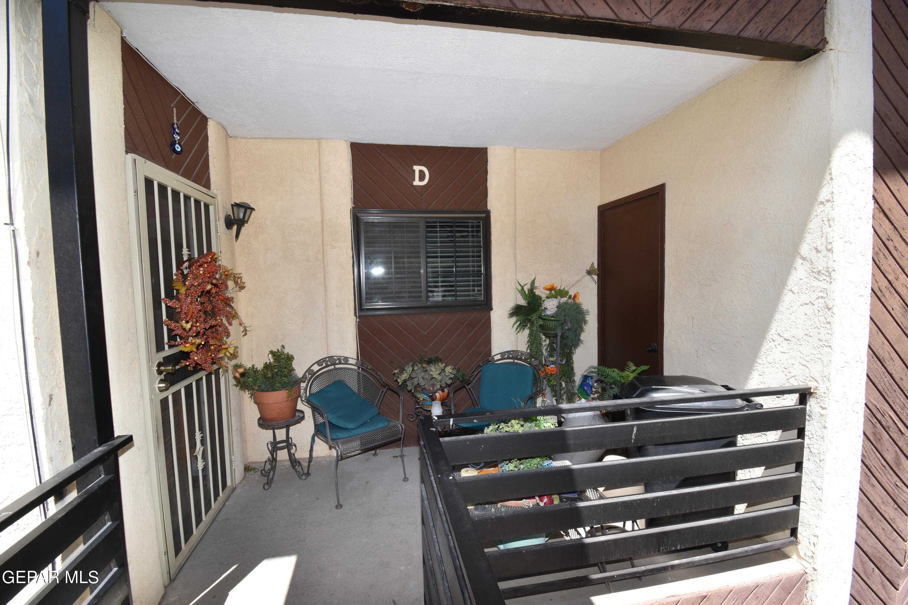 photo 3: 425 Irondale Drive Unit D, El Paso TX 79912