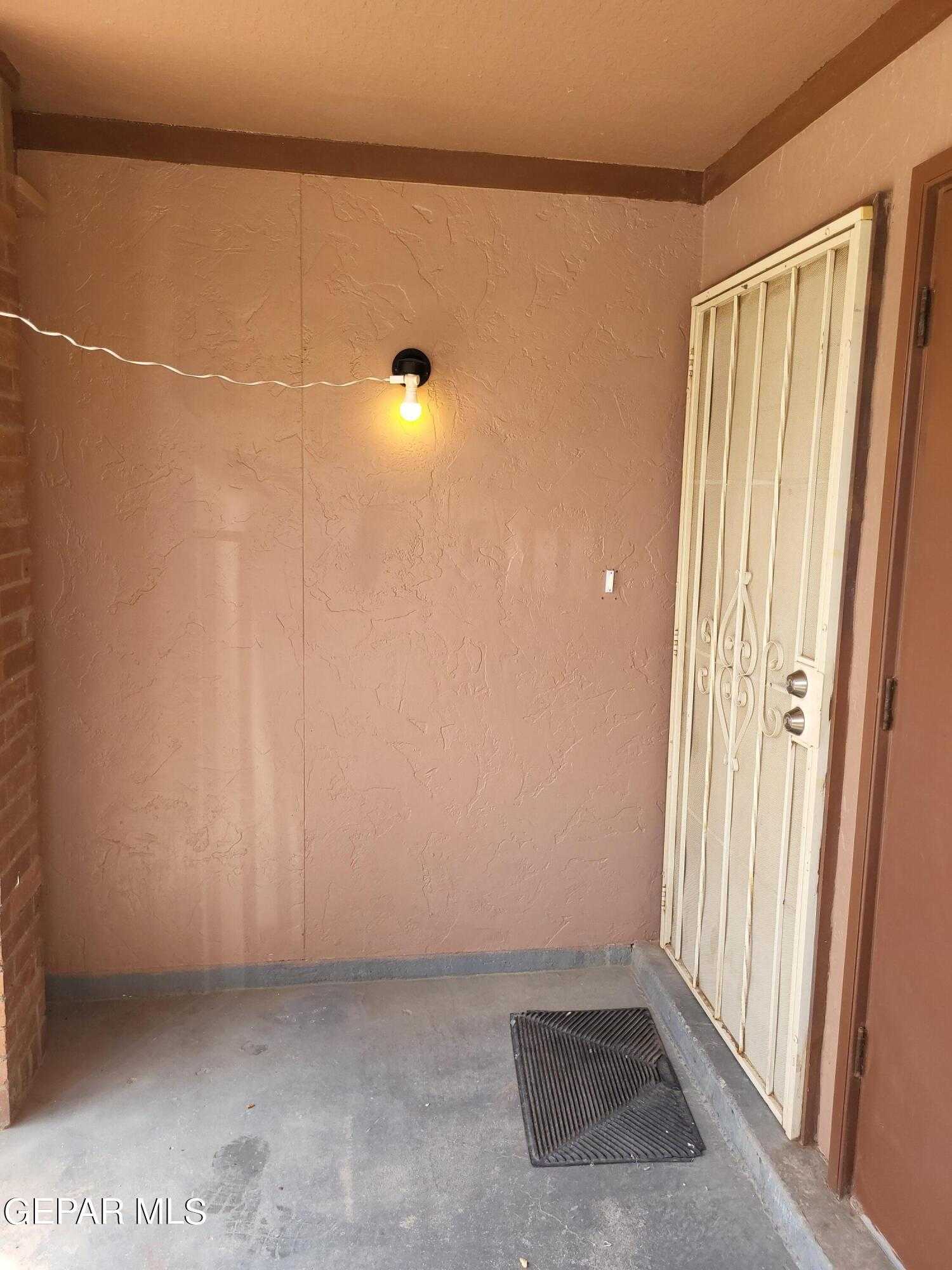 photo 3: 10725 Chert Street, El Paso TX 79924