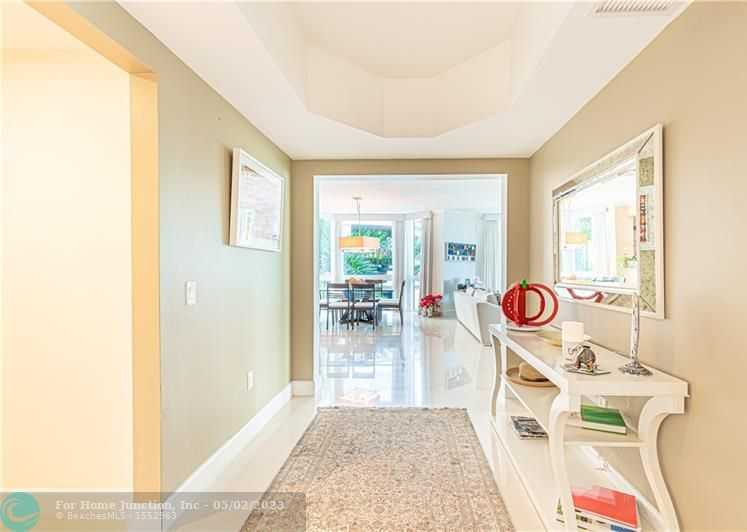 photo 3: 411 N New River Dr Unit 401, Fort Lauderdale FL 33301