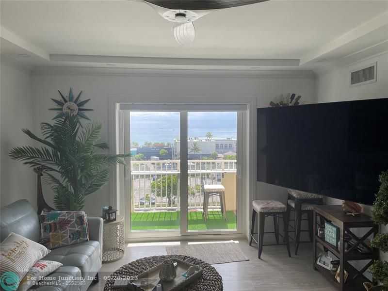 photo 3: 200 S Birch Rd Unit 809, Fort Lauderdale FL 33316