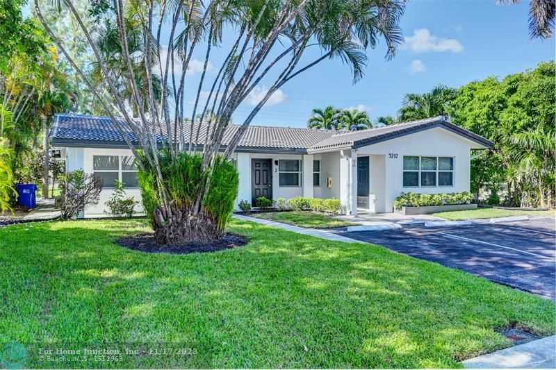 photo 1: 3212 SE 6th St, Pompano Beach FL 33062