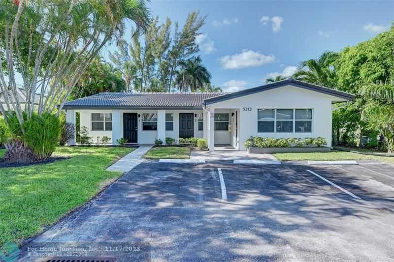 photo 3: 3212 SE 6th St, Pompano Beach FL 33062