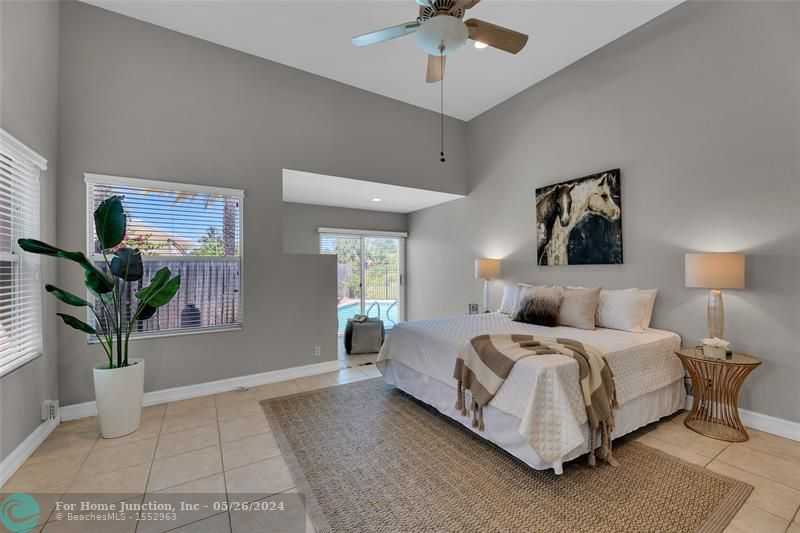 photo 1: 2350 NE 27th Ter, Pompano Beach FL 33062